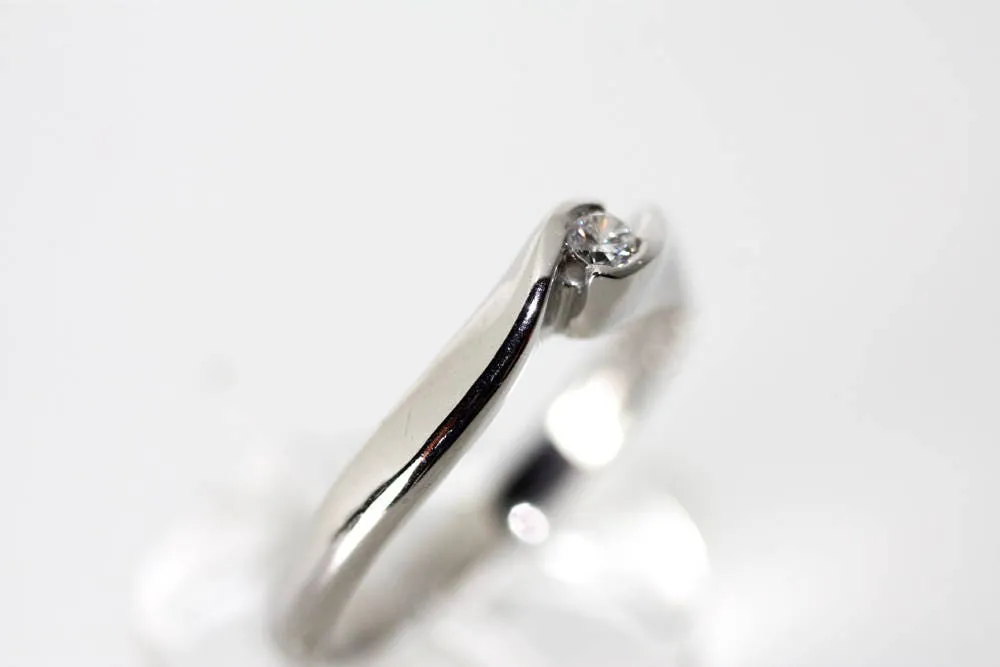 Brilliant cut Diamond engagement ring