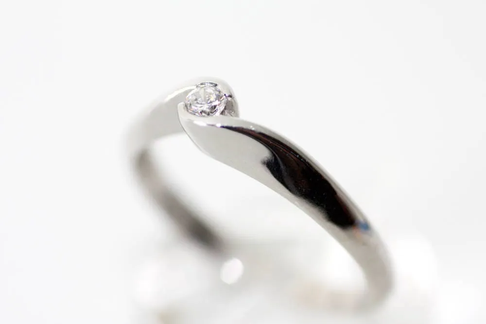Brilliant cut Diamond engagement ring