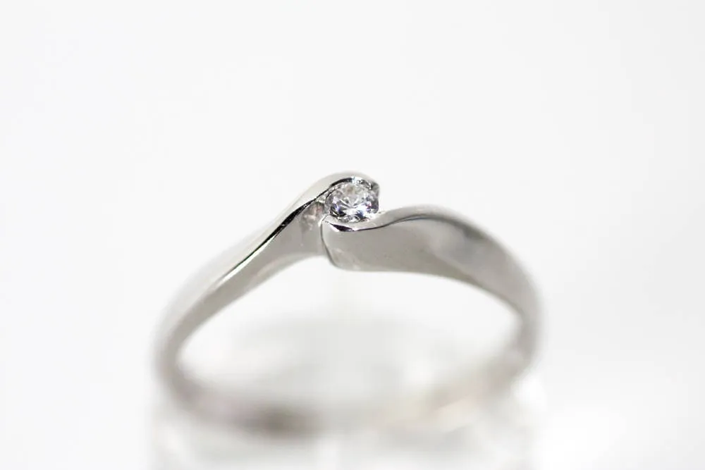 Brilliant cut Diamond engagement ring