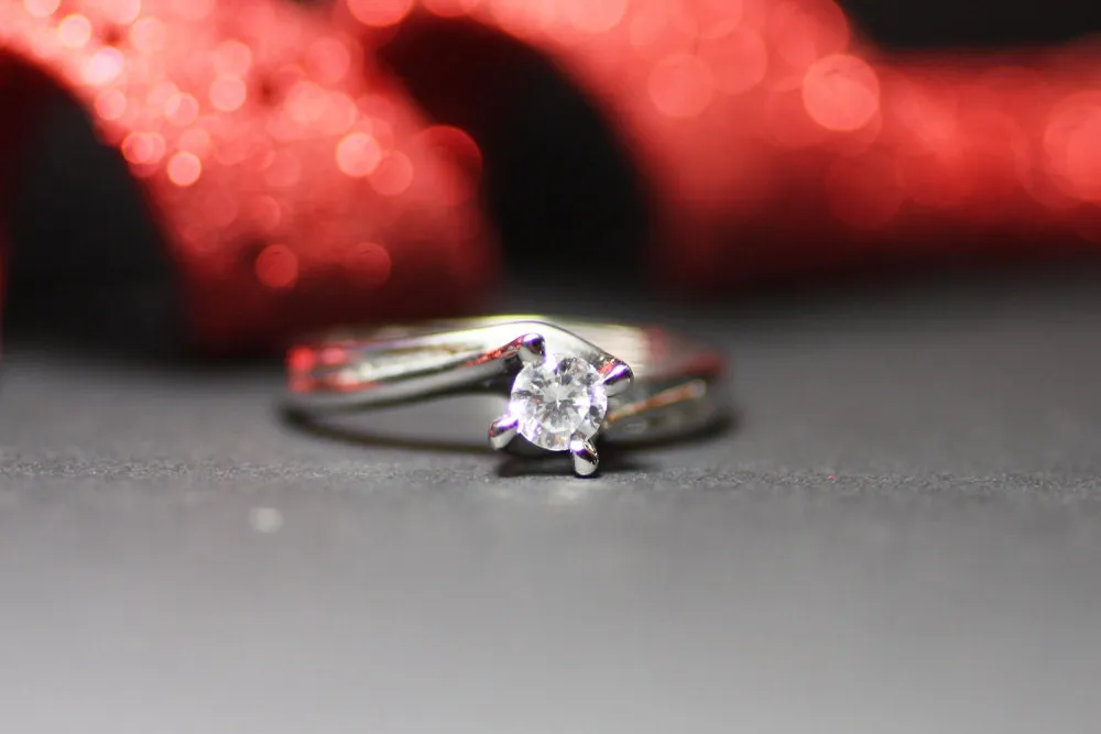 Solitaire Engagement Diamond Ring