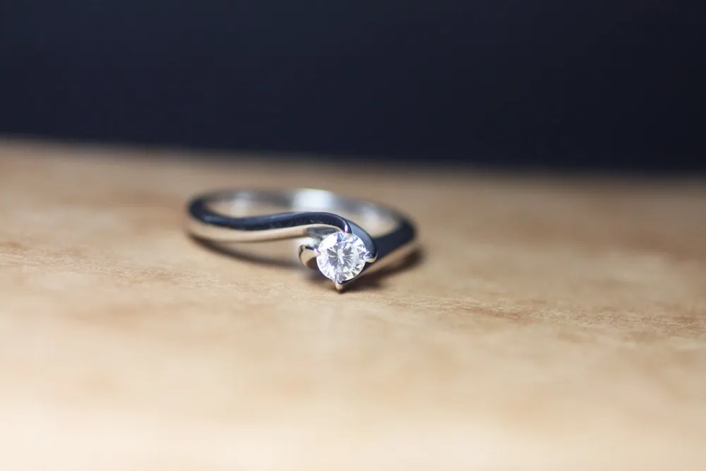Solitaire Engagement Diamond Ring