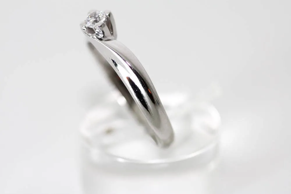 Solitaire White Gold Diamond Ring