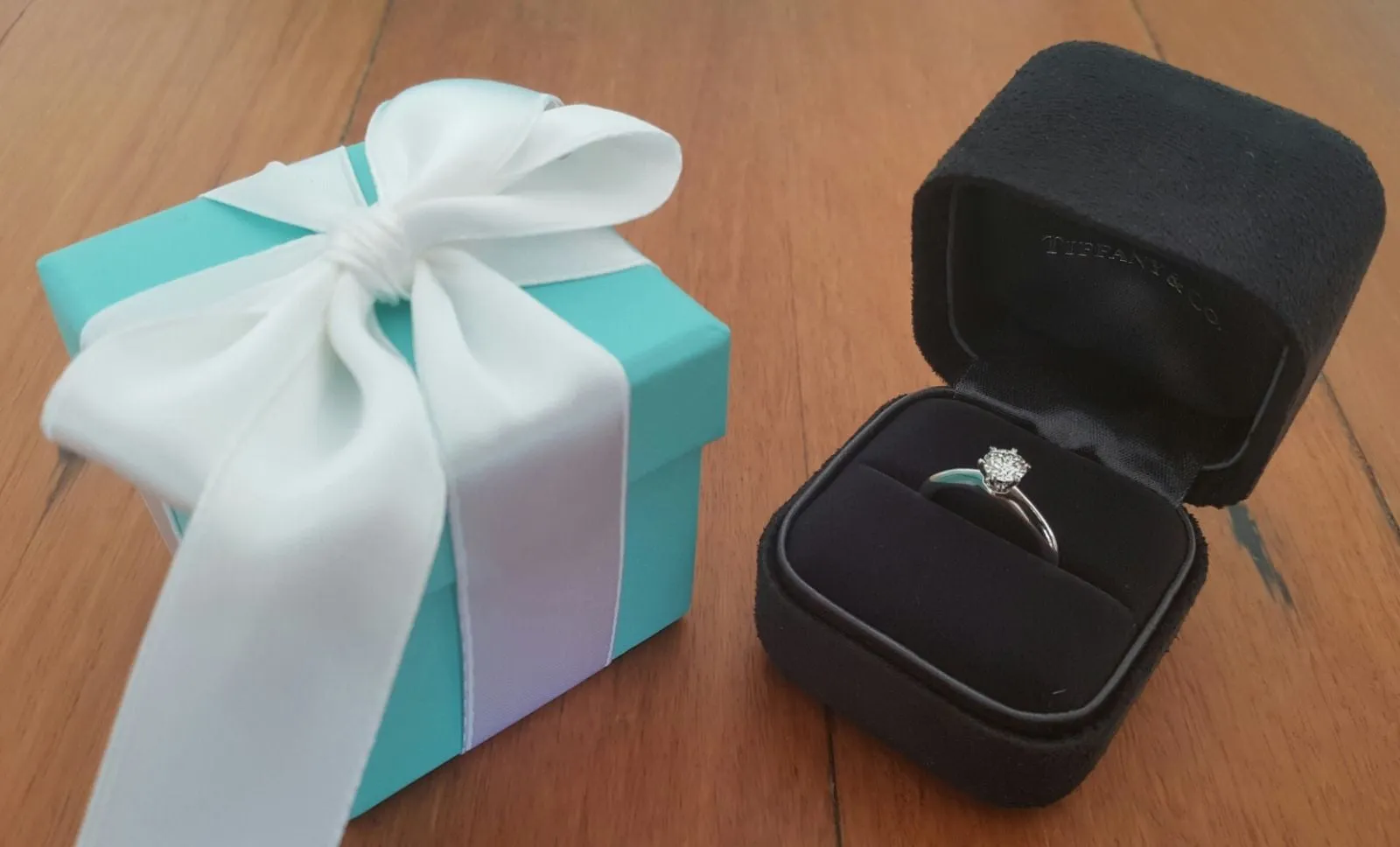 Tiffany & Co 0.53ct H/VS1 Classic Diamond Solitaire Engagement Ring Platinum