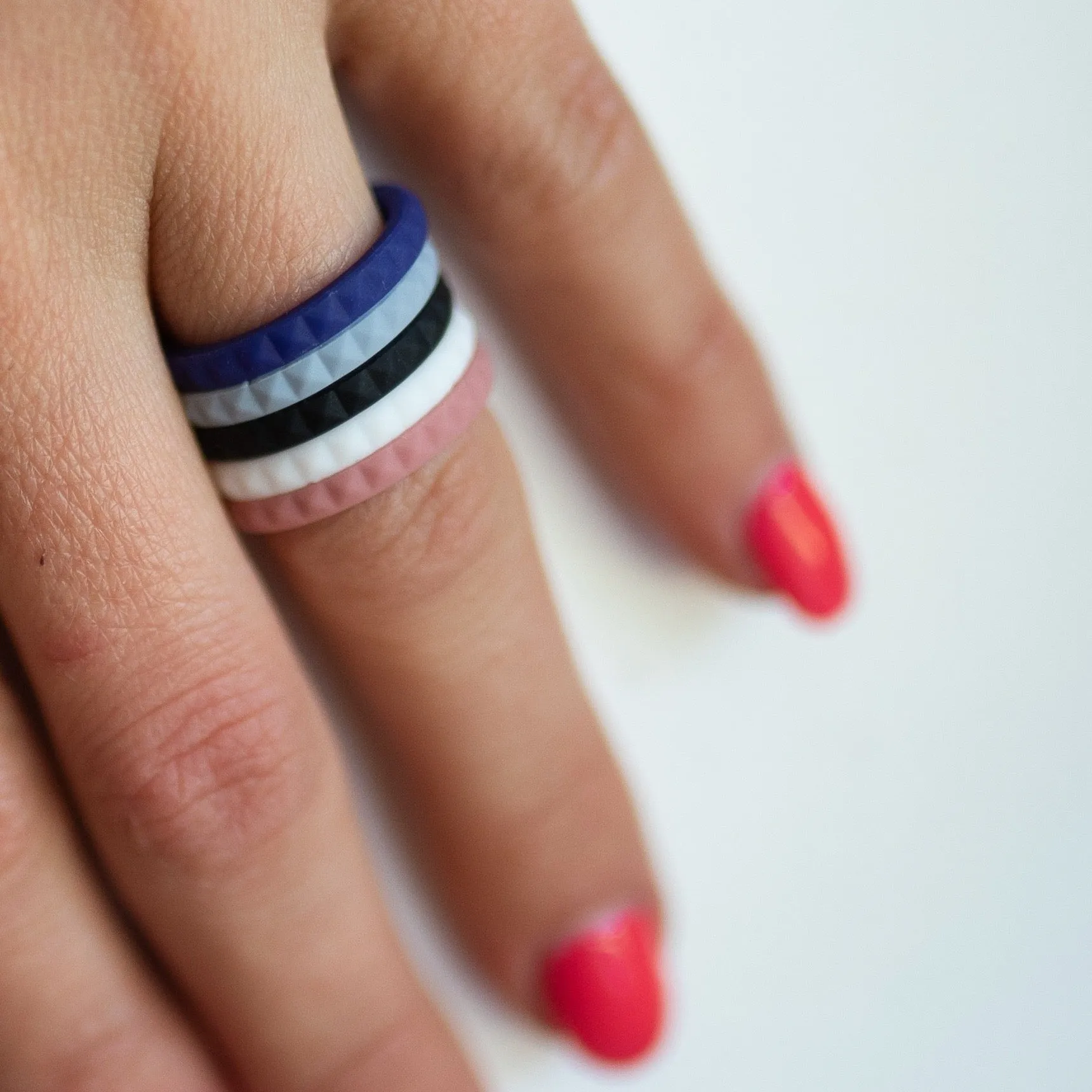 Women's 'Stud stackable' silicone ring